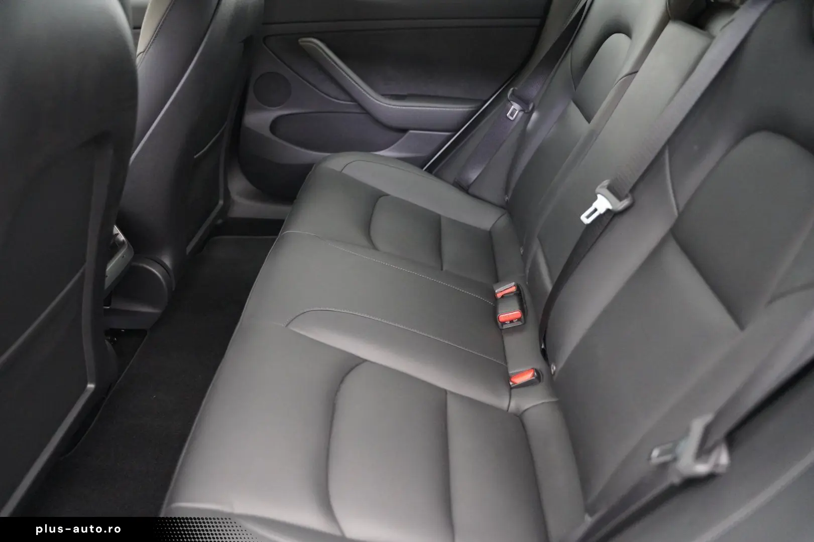 TESLA Model 3 Standard Range