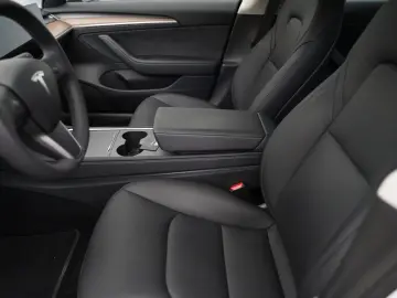 TESLA Model 3 Standard Range