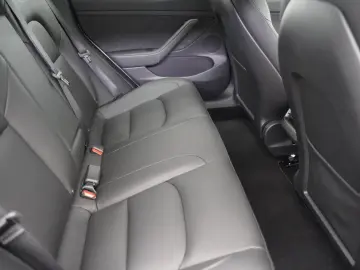 TESLA Model 3 Standard Range