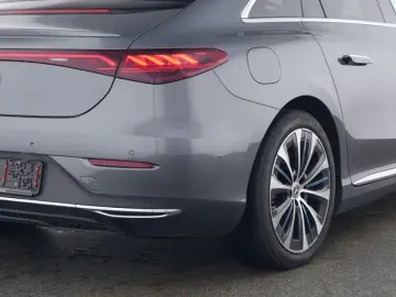 MERCEDES-BENZ EQE 300 Advanced Plus