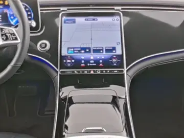 MERCEDES-BENZ EQE 300 Advanced Plus