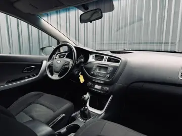 Kia Ceed   1.6 Diesel 128 Cp   Fab. 09.2015   Euro 5