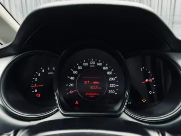 Kia Ceed   1.6 Diesel 128 Cp   Fab. 09.2015   Euro 5