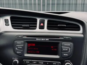 Kia Ceed   1.6 Diesel 128 Cp   Fab. 09.2015   Euro 5