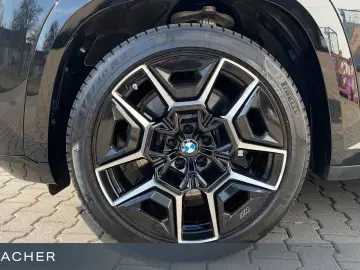 BMW XM 50e AHK DAPro.Autobahnass.360