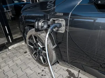 BMW XM 50e  Gestiksteuerung HK HiFi DAB Komfortzg.