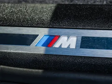 BMW XM 50e  Gestiksteuerung HK HiFi DAB Komfortzg.
