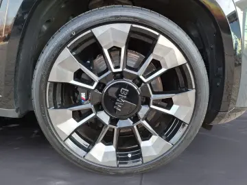 BMW XM M Driver's Package Bowers&Wilkins AHK ACC