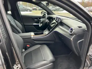 MERCEDES-BENZ GLC 200 4MATIC Coupé Avantgarde MBUX Ambiente