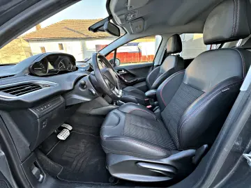 PEUGEOT 208 1.2e THP GT Line