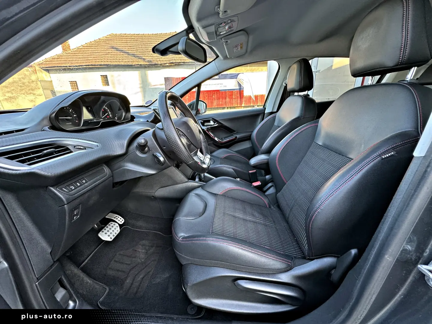 PEUGEOT 208 1.2e THP GT Line