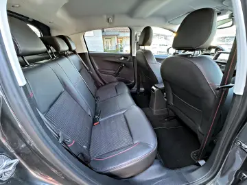 PEUGEOT 208 1.2e THP GT Line