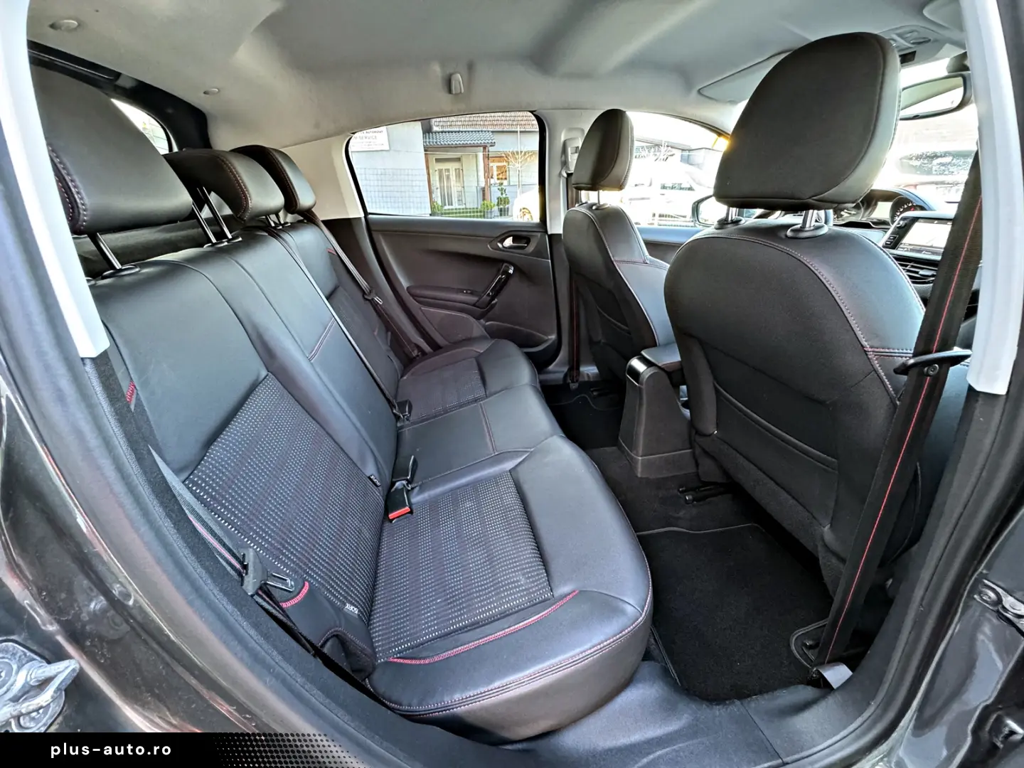 PEUGEOT 208 1.2e THP GT Line