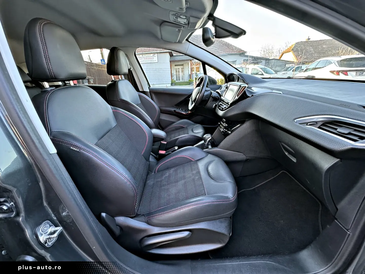 PEUGEOT 208 1.2e THP GT Line