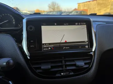 PEUGEOT 208 1.2e THP GT Line