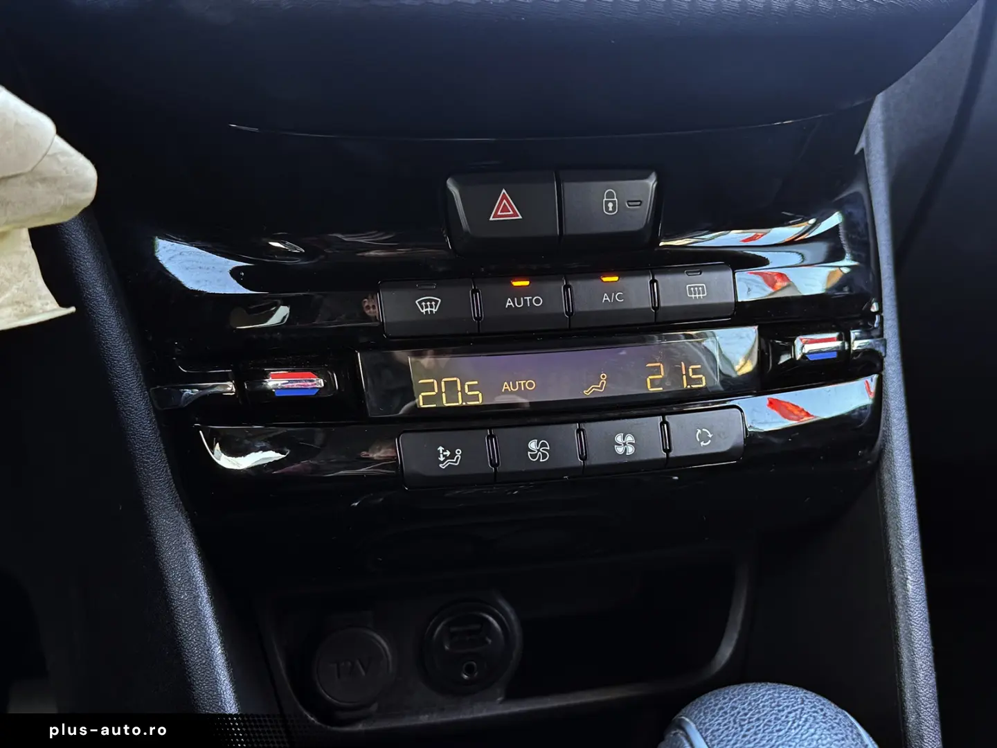 PEUGEOT 208 1.2e THP GT Line