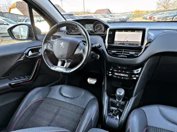 PEUGEOT 208 1.2e THP GT Line