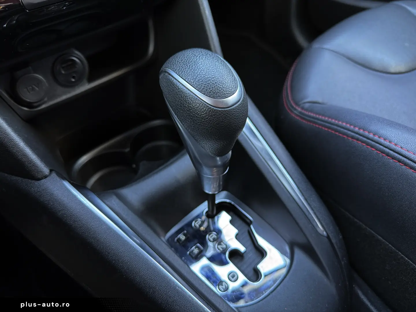 PEUGEOT 208 1.2e THP GT Line