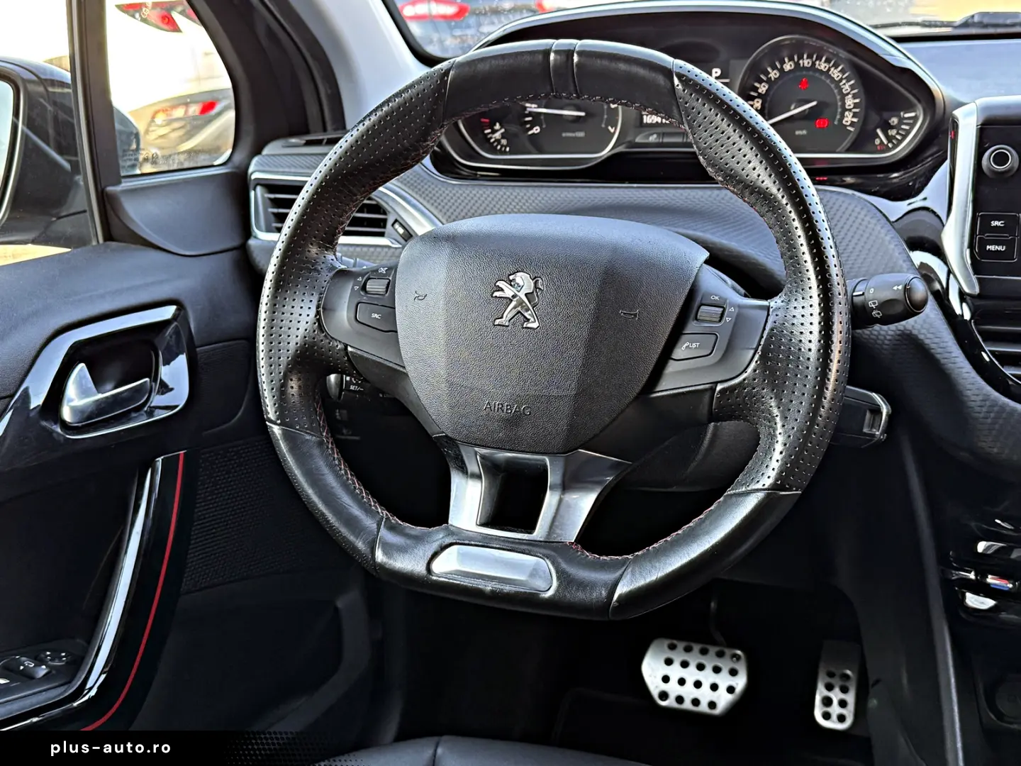 PEUGEOT 208 1.2e THP GT Line