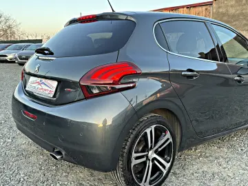 PEUGEOT 208 1.2e THP GT Line
