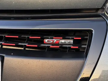 PEUGEOT 208 1.2e THP GT Line