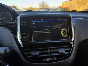 PEUGEOT 208 1.2e THP GT Line