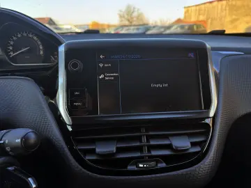 PEUGEOT 208 1.2e THP GT Line