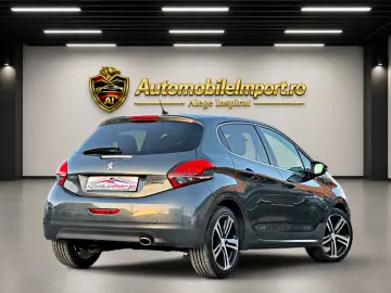 PEUGEOT 208 1.2e THP GT Line