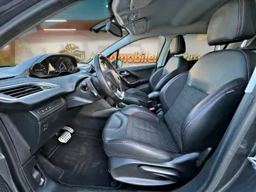 PEUGEOT 208 1.2e THP GT Line