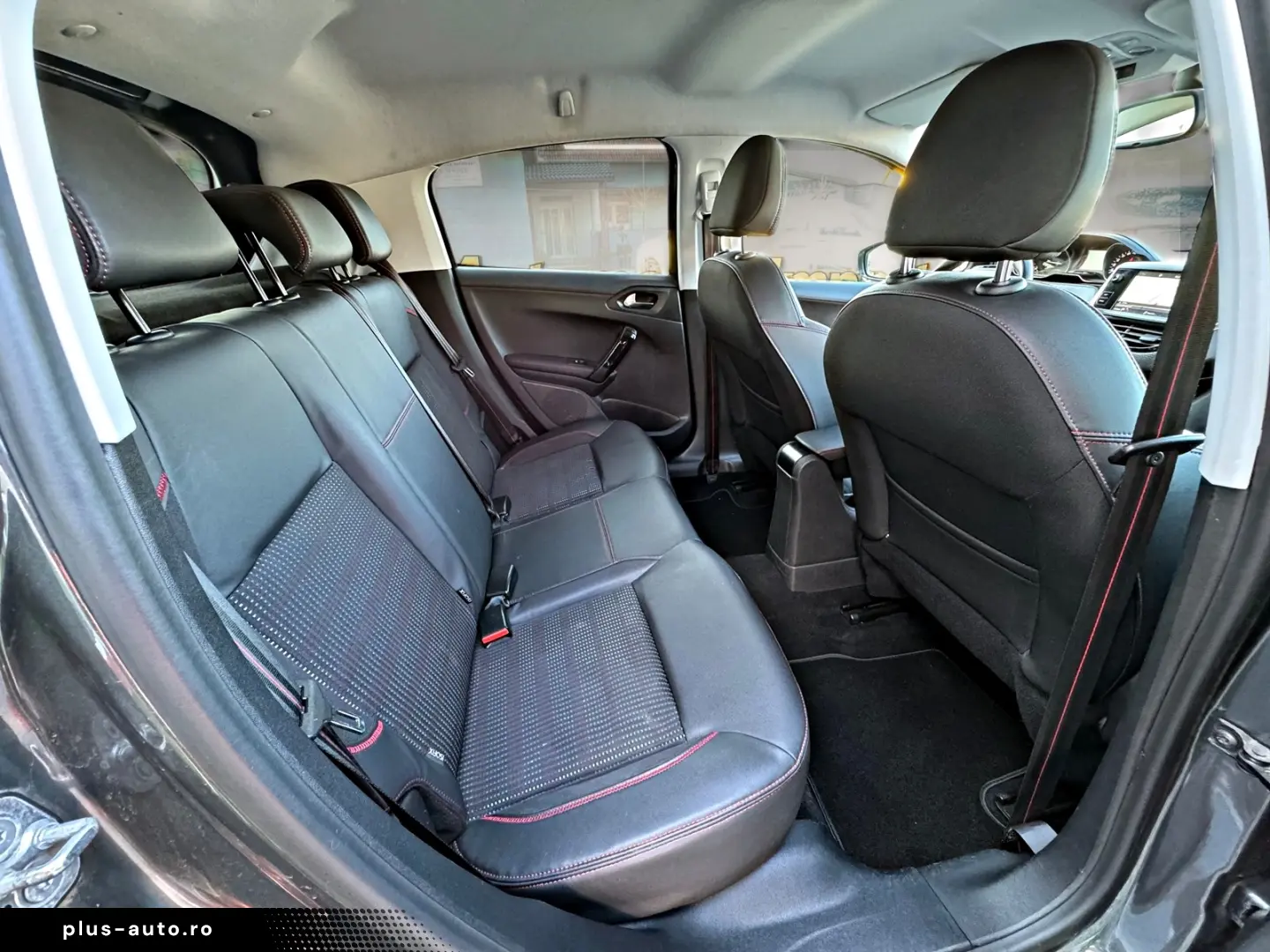 PEUGEOT 208 1.2e THP GT Line