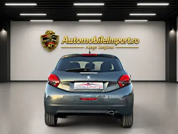 PEUGEOT 208 1.2e THP GT Line