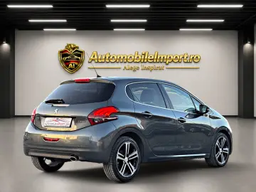 PEUGEOT 208 1.2e THP GT Line