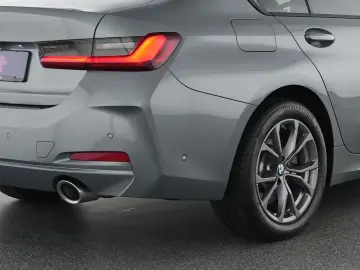BMW 330 i xDrive Schiebedach Harman-