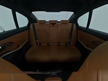 BMW 330 i xDrive Schiebedach Harman-