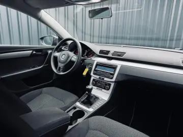 VOLKSWAGEN PASSAT B7   FAB 12-2010  1.4 BENZINA 122 CP