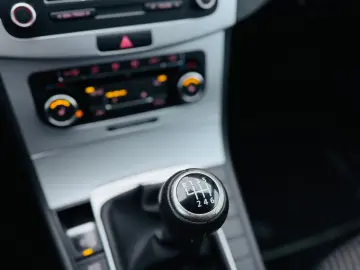 VOLKSWAGEN PASSAT B7   FAB 12-2010  1.4 BENZINA 122 CP