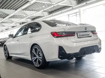 BMW 330 i xDrive M Sport HUD ACC AHK RFK