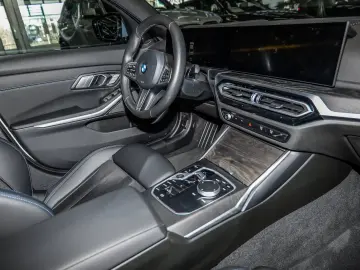 BMW 330 i xDrive M Sport HUD ACC AHK RFK