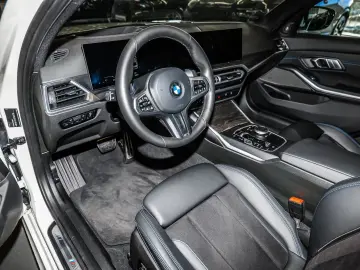 BMW 330 i xDrive M Sport HUD ACC AHK RFK