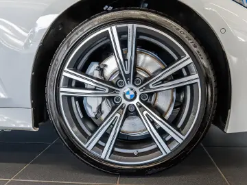 BMW 330 i xDrive M Sport HUD ACC AHK RFK