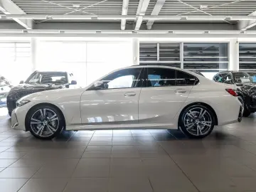 BMW 330 i xDrive M Sport HUD ACC AHK RFK