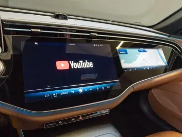 Mercedes-Benz E 200  AMG Night SUPERSCREEN Distron