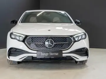 Mercedes-Benz E 200  AMG Night SUPERSCREEN Distron