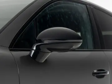 PORSCHE Cayenne Coupe S E-Hybrid   Clubleder   PDCC   HD