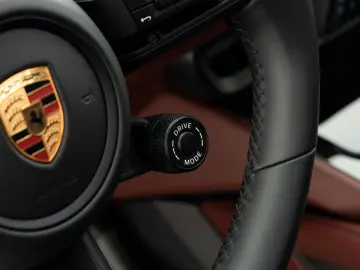 PORSCHE Cayenne Coupe S E-Hybrid   Clubleder   PDCC   HD