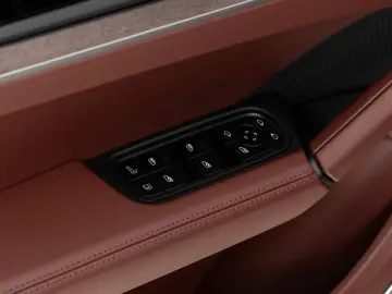 PORSCHE Cayenne Coupe S E-Hybrid   Clubleder   PDCC   HD