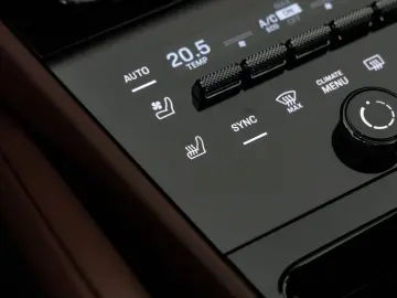 PORSCHE Cayenne Coupe S E-Hybrid   Clubleder   PDCC   HD