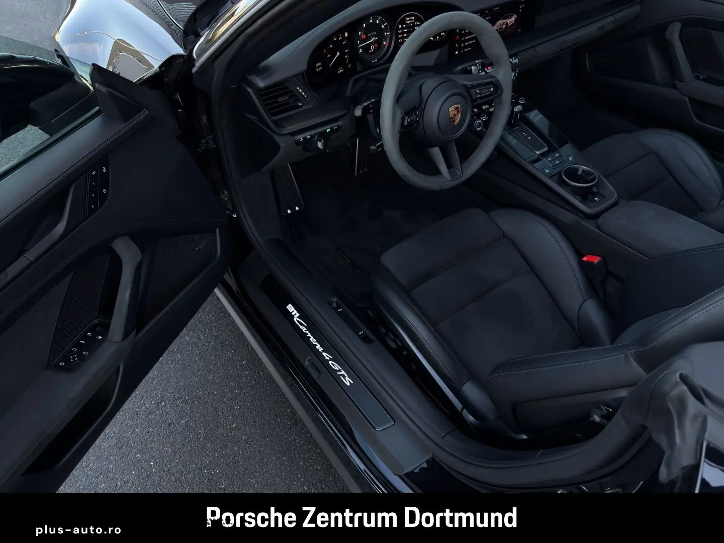 PORSCHE 992 (911) Carrera 4 GTS Cabriolet