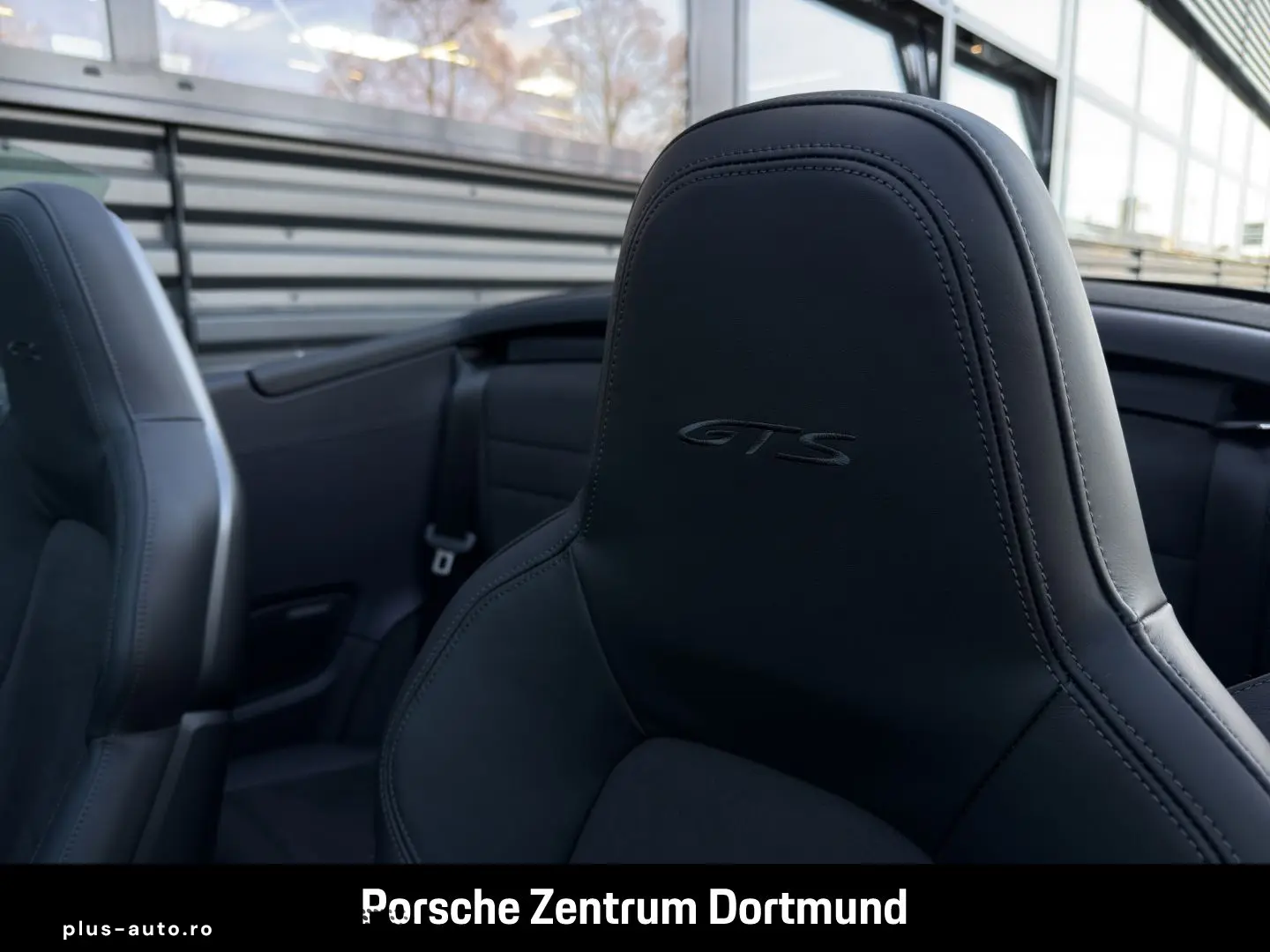 PORSCHE 992 (911) Carrera 4 GTS Cabriolet