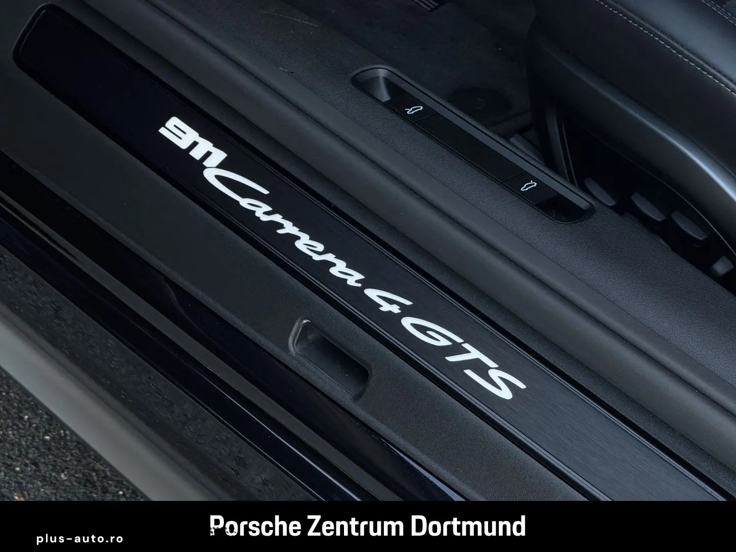 PORSCHE 992 (911) Carrera 4 GTS Cabriolet